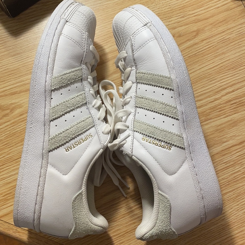 Adidas Superstar Sneakers Size 8 - Gem